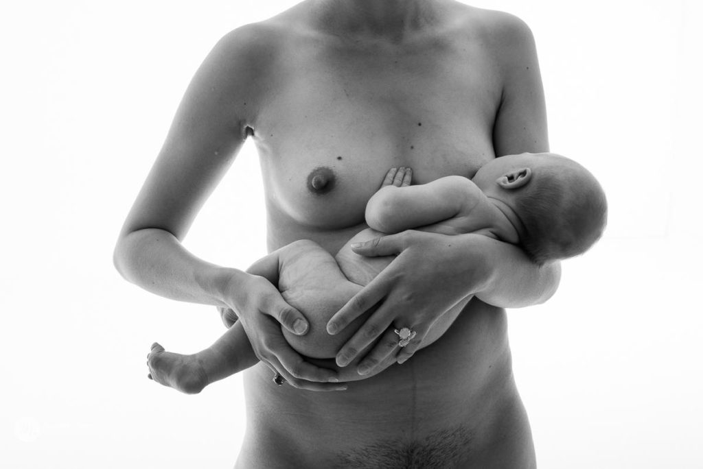 borstvoedingsdfoto, bortsvoedingsfoto's, bortsvoedingsshoot, borstvoedingsfotografie, studiosessie borstvoeding