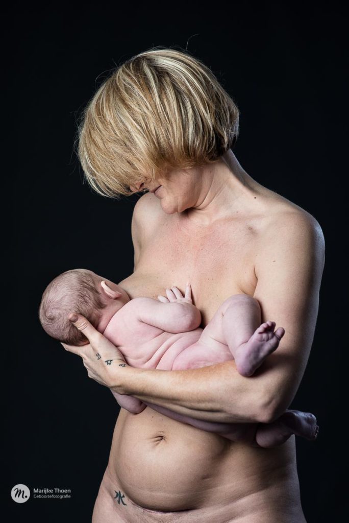 borstvoedingsdfoto, bortsvoedingsfoto's, bortsvoedingsshoot, borstvoedingsfotografie, studiosessie borstvoeding