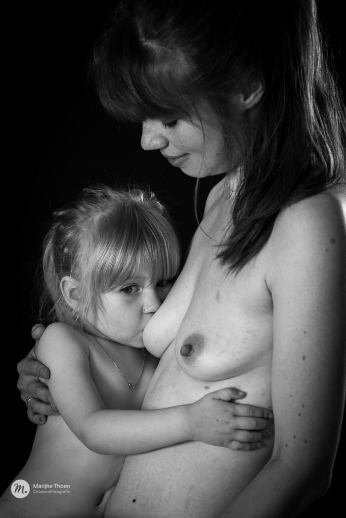 borstvoedingsdfoto, bortsvoedingsfoto's, bortsvoedingsshoot, borstvoedingsfotografie, studiosessie borstvoeding