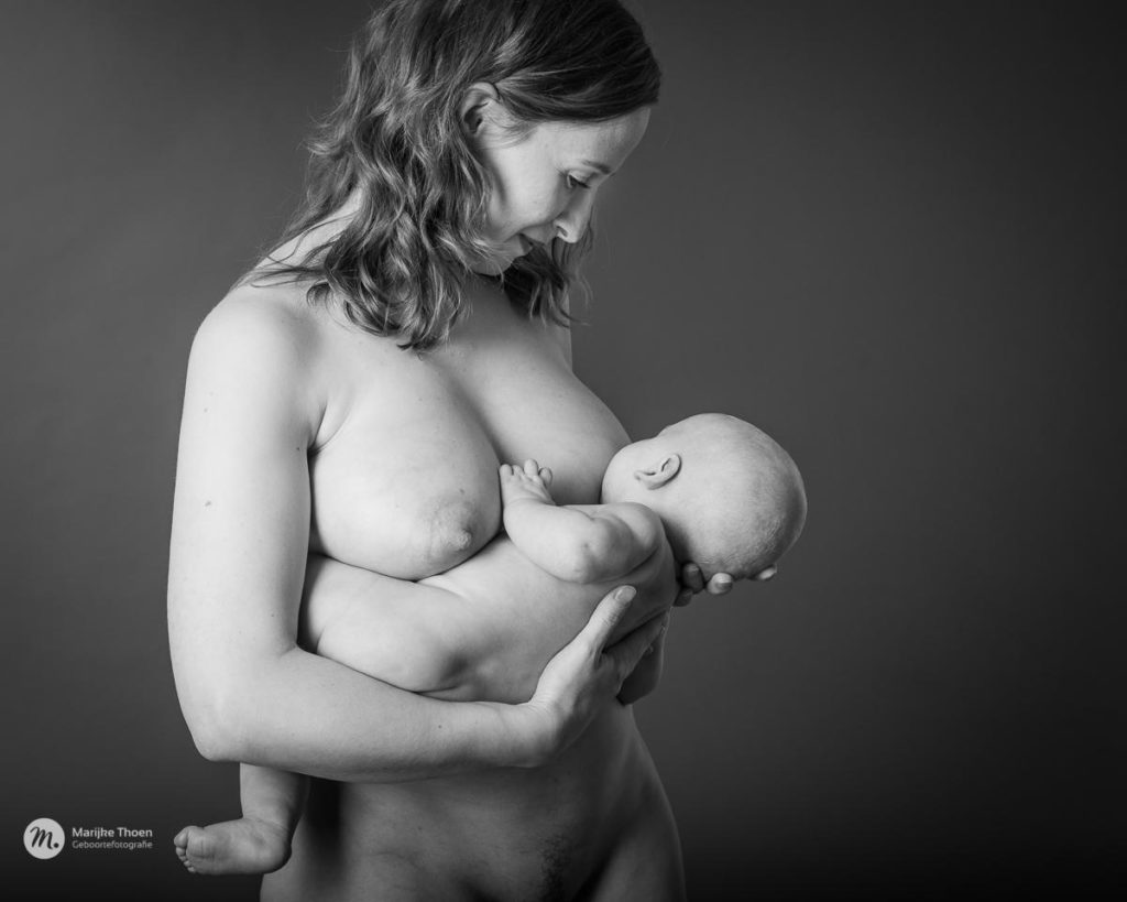 borstvoedingsdfoto, bortsvoedingsfoto's, bortsvoedingsshoot, borstvoedingsfotografie, studiosessie borstvoeding