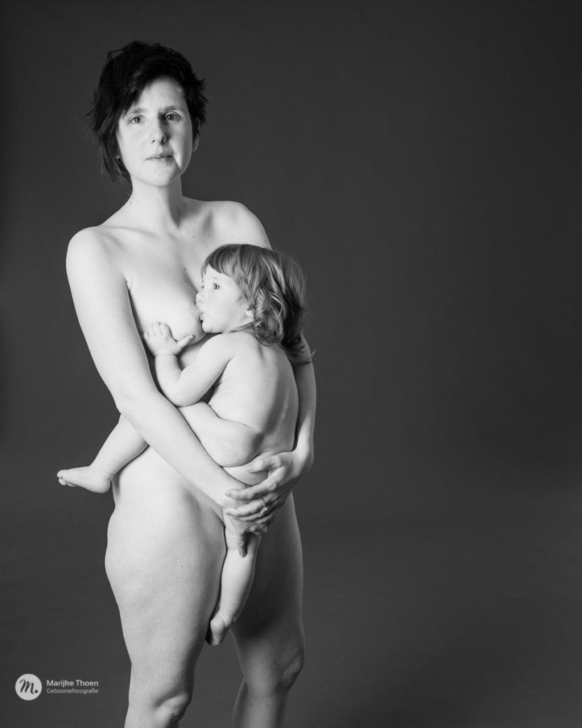 borstvoedingsdfoto, bortsvoedingsfoto's, bortsvoedingsshoot, borstvoedingsfotografie, studiosessie borstvoeding