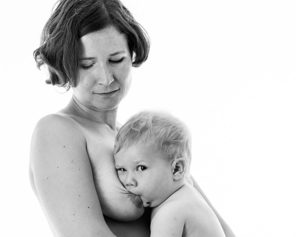 borstvoedingsdfoto, bortsvoedingsfoto's, bortsvoedingsshoot, borstvoedingsfotografie, studiosessie borstvoeding